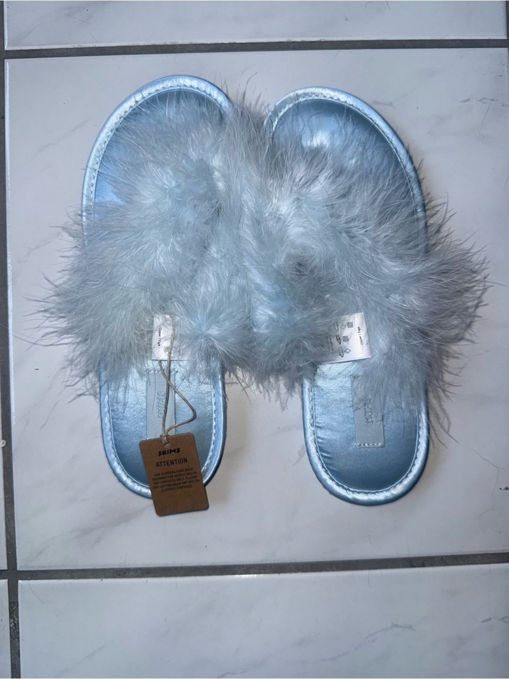 SKIMS Faux Fur Slide Slippers Light Blue NWT US Women’s 4-5